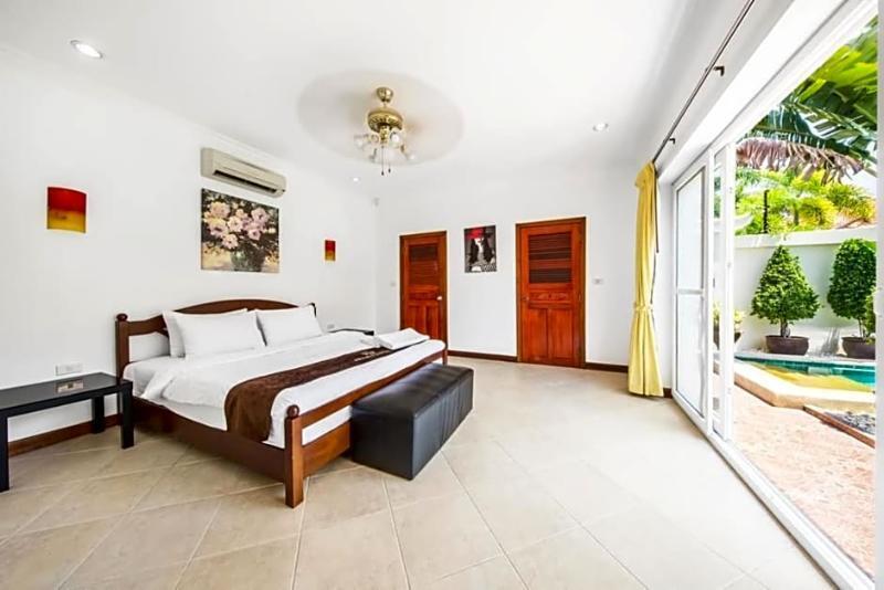Private Beach Majestic Pool Villa Pattaya Exterior foto